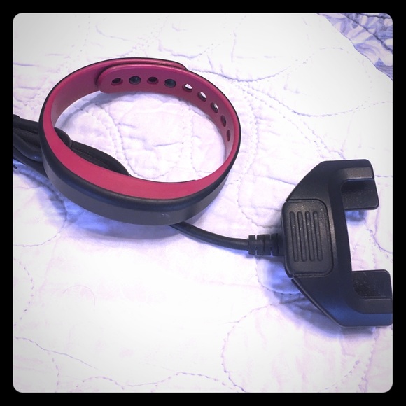 Garmin vivosmart in berry