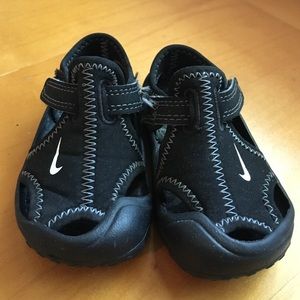 Nike 4c sandals