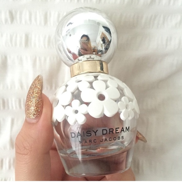 marc Jacobs "Daisy Dream" perfume