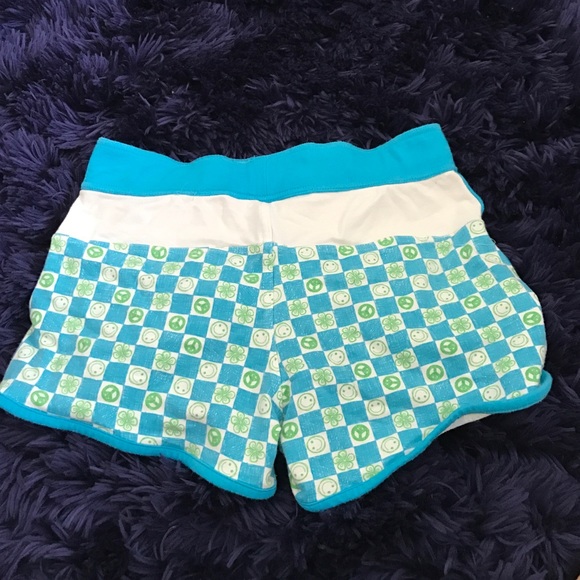 Shorts - Picture 2 of 4