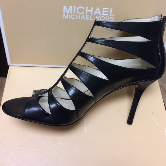 Women's shoes