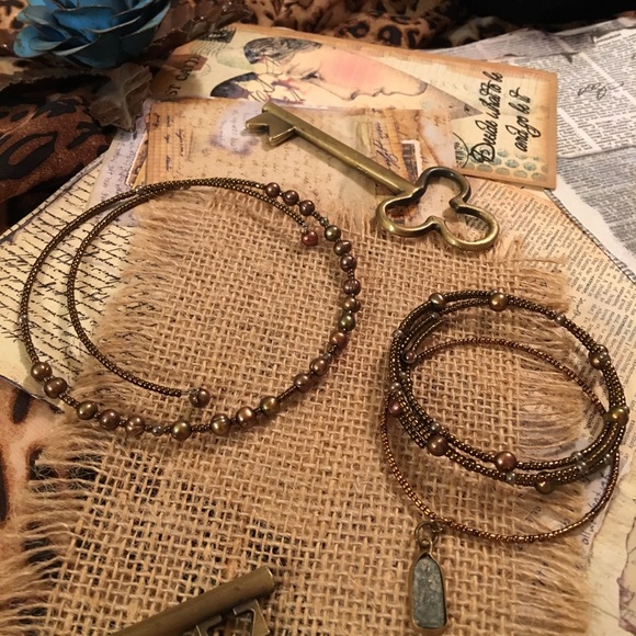 Necklace with two bracelets set