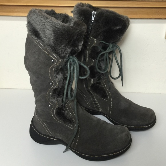 bare traps grey boots