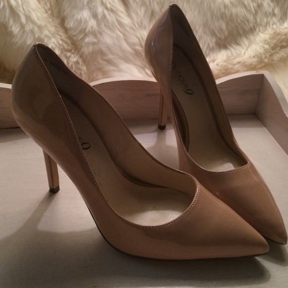 Boutique 9. Nude pumps size 7. 4 inch heel
