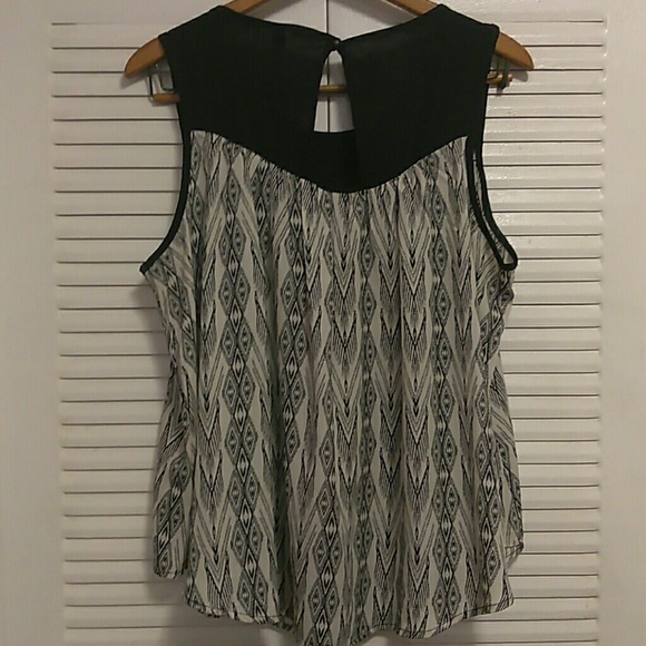 Aztec Embroidered Blouse - Picture 3 of 3