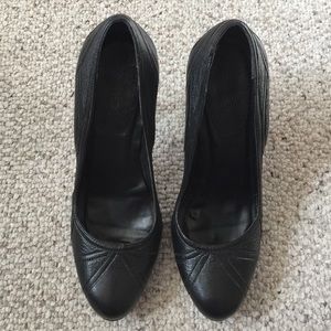 Super cute black Aldo pumps Size 10 Euro 40