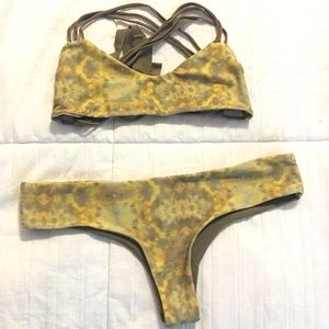 Seamless reversible bikini top (TOP ONLY)