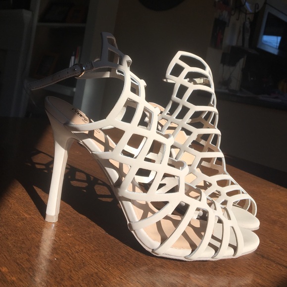 Beige heels - Picture 2 of 4