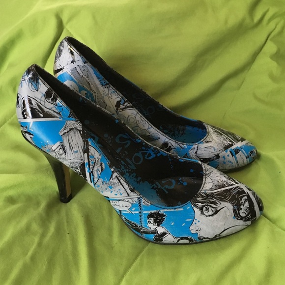 Blue comic strip pumps size7
