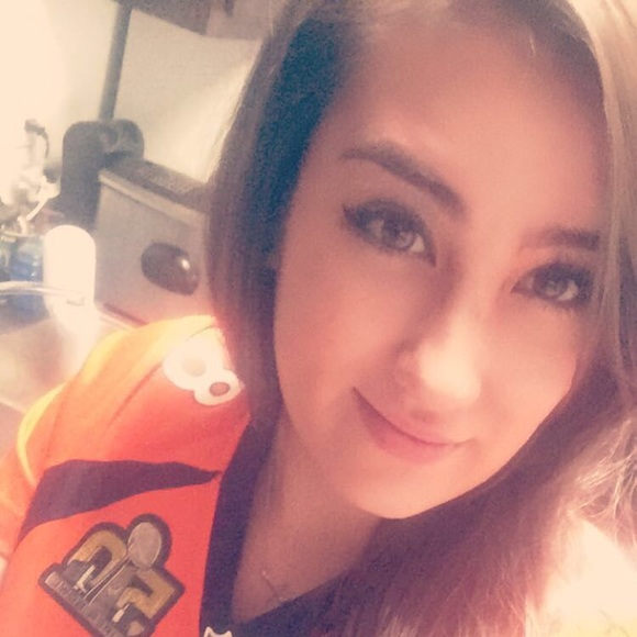 Meet your Posher, Danielle - Picture 1 of 1