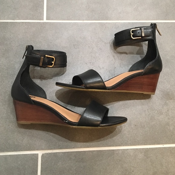 UGG Leather Ankle Cuff Wedge- CHAR - Picture 3 of 4