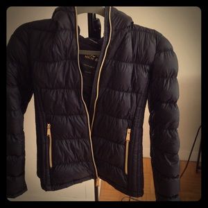 MICHAEL Michael Kors down packable hooded jacket.