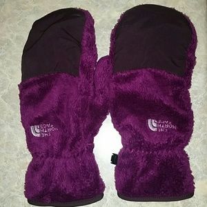 Womens mediumpurple fuzzy fleece Northface gloves.
