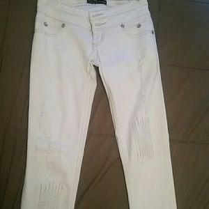 White Salvaje ripped Jeans . Size: 3/4