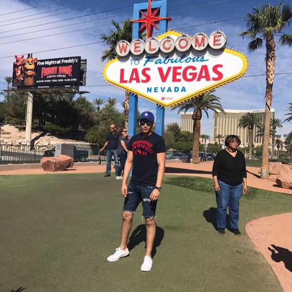 Meet your Posher, Abe guillermo