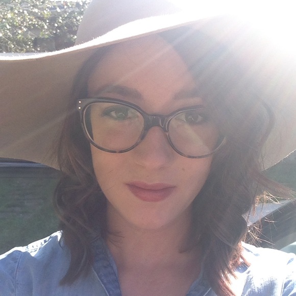 Meet your Posher, Rebecca