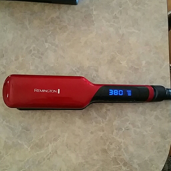 Remington silk ceramic flat iron.
