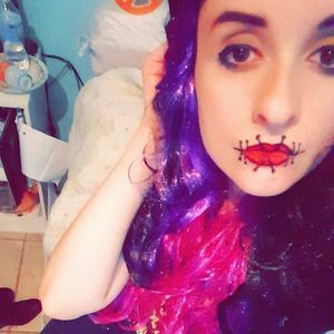 Meet your Posher, Michaela