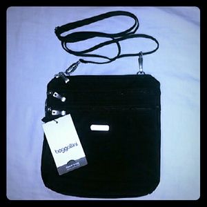 Baggallini zipper bagg