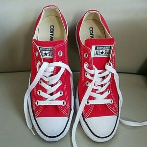 Red Converse Lo-Top unisex