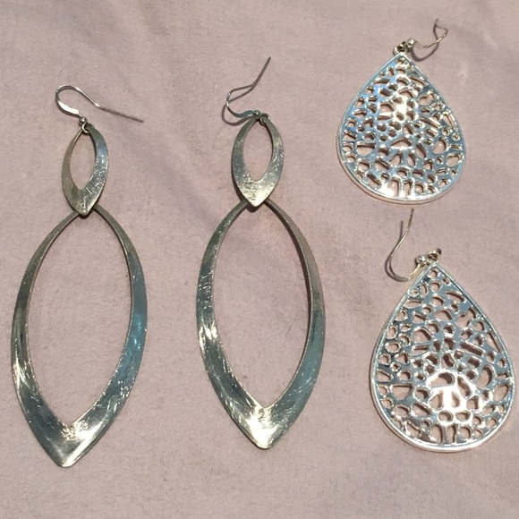 Like new silver earrings