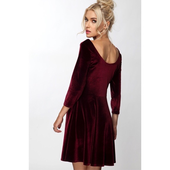 ▪️CLEARANCE *LAST1* Ruby Velvet Dress - Picture 2 of 3