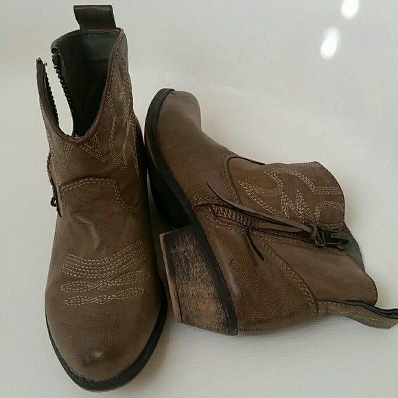 Cowboy ankle boots - Picture 2 of 4