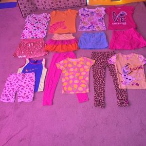 GIRL'S CLOTHING LOT OF 22. SIZES 6 & 6X. FREE GIFT
