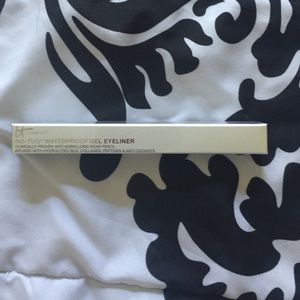 🎉NIB🎉 It Cosmetics No Tug Gel Liner in Black