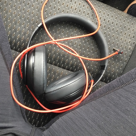 Wireless Beats. - image 3