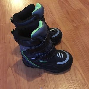 Size 9 toddler boys snow boots