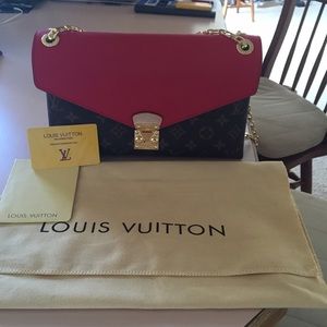 Louis Vuitton Pallas chain bag!