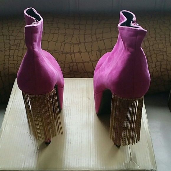 Platforms - Picture 2 of 2