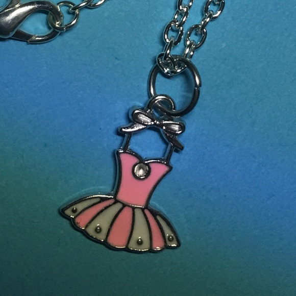 (F1) Ballerina Dance Necklace - Picture 2 of 3