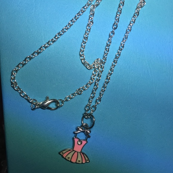 (F1) Ballerina Dance Necklace - Picture 3 of 3