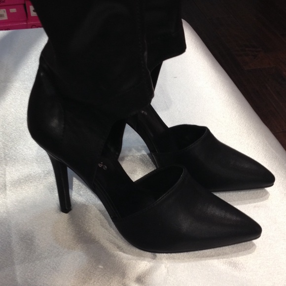 NEW Awesome Long black leather boots