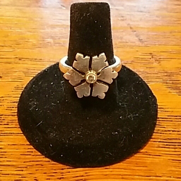 Jewelry - STERLING Snowflake ring, with CZ