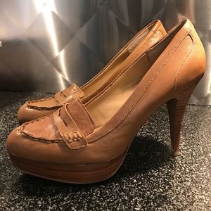 Nine West platform pump