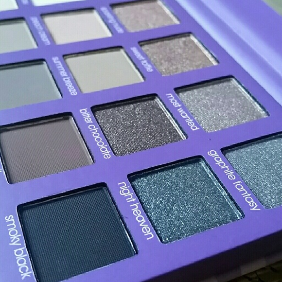 SALE! Natural eyeshadow palette shimmer/ matte NEW - Picture 4 of 4