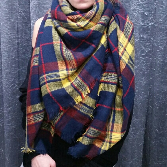 'Fall into fall' Oversized blanket scarf - Picture 3 of 3