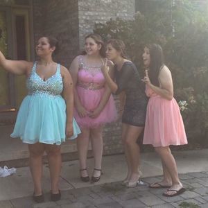 Meet your Posher, Iszy