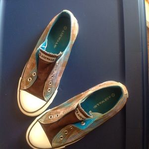 Airwalk Slip Ons Sz 7🦋