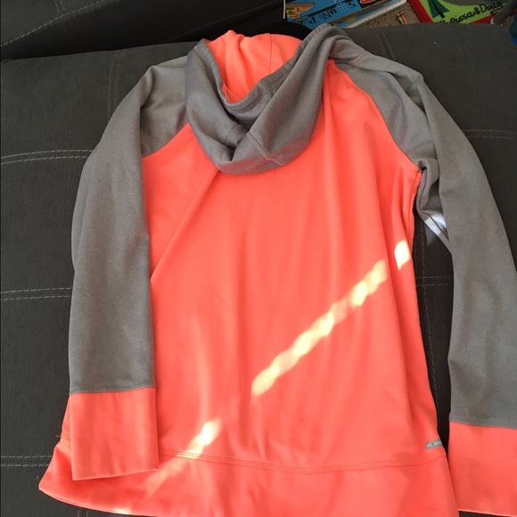 Coral sweatshirt - Picture 3 of 4