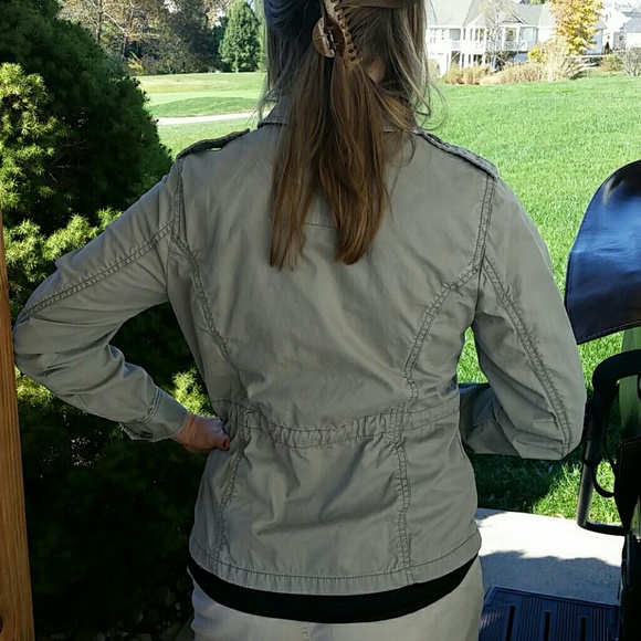 Green jacket - Picture 2 of 2
