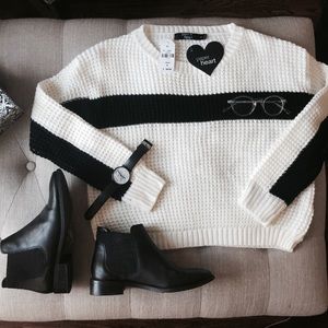 🔴FINAL SALE LF Cropped Sweater Cream and Black