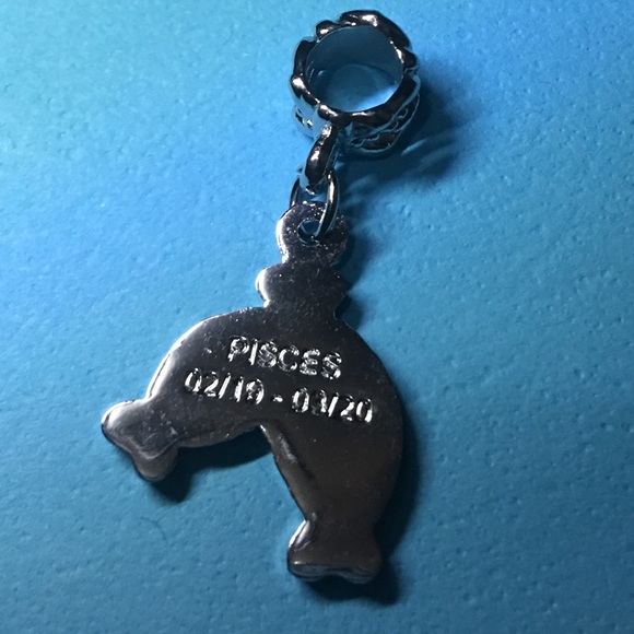 Pisces Charm - Picture 2 of 4