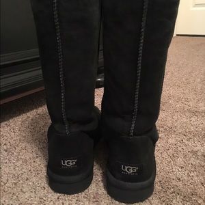 Size 7 Tall Black UGGS