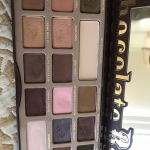 Eyeshadow palette