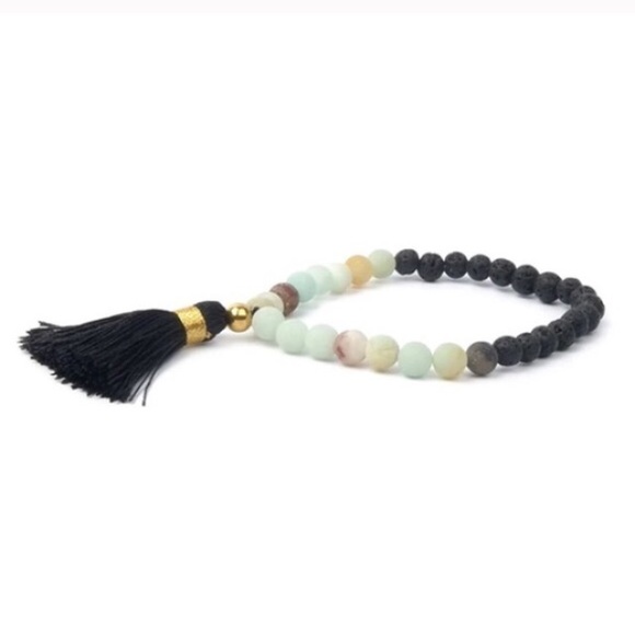 {twilight gypsy collective} lava stone bracelet - Picture 2 of 3
