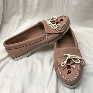 Minnetonka Moccasins Pink Thinderbird